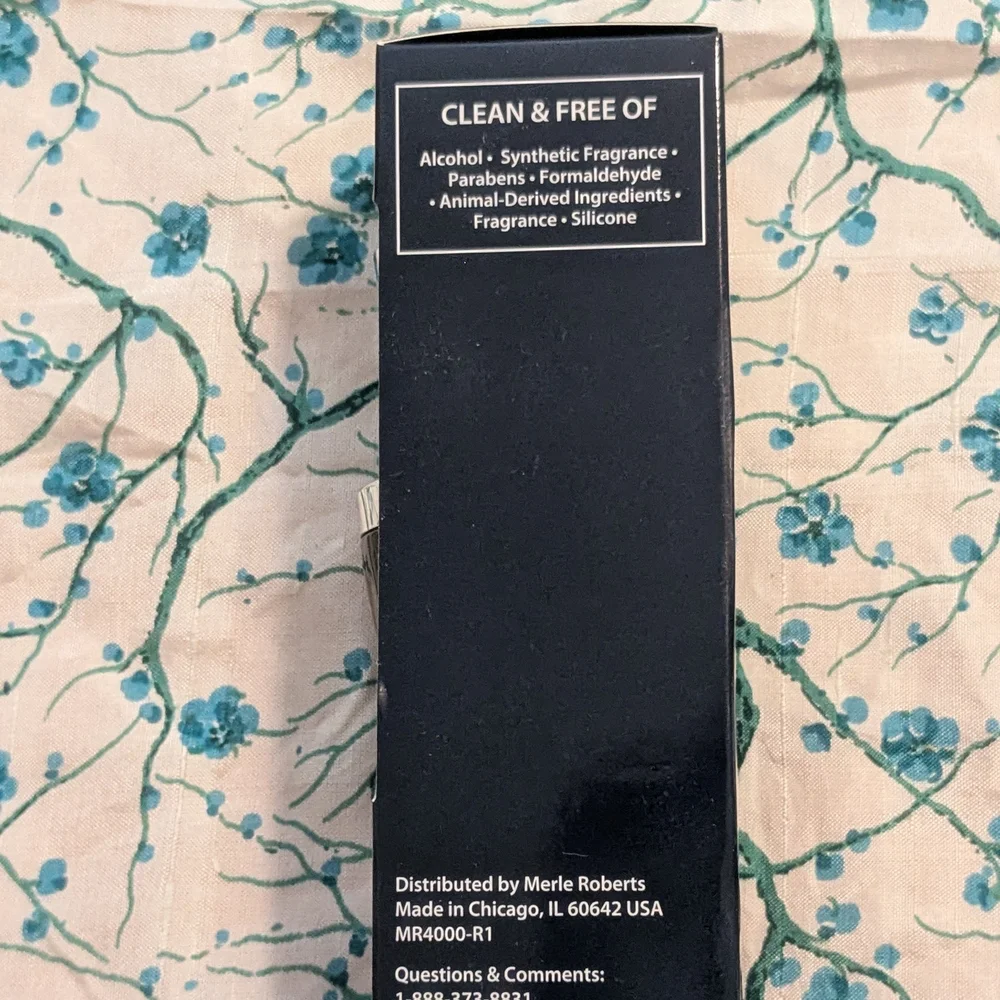 Retinol & Niacinamide Facial Serum Merle Roberts - New In Box